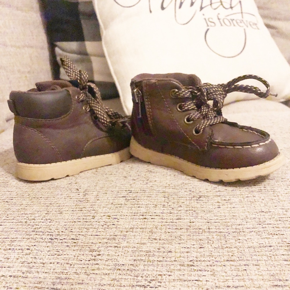Size 7 toddler boy shoes